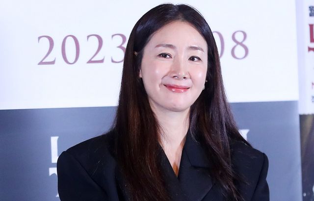 배우 최지우가 KBS 2TV 예능 프로그램 '슈퍼맨이 돌아왔다'에 새 MC로 합류한다. 사진은 지난해 10월 서울 용산구 아이파크몰 CGV에서 진행된 영화 '뉴 노멀' 언론시사회 및 기자간담회에 참석한 배우 최지우. /사진=스타뉴스