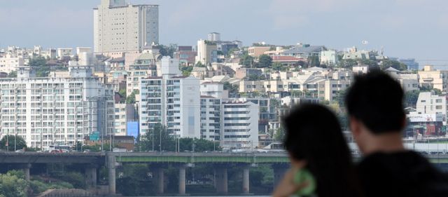 신규 수주 감소, 이자와 대손비용 부담 확대 등으로 부동산 신탁사의 실적이 저조하다. 차입부채 증가 등으로 재무안정성도 저하됐다. 2024년에도 비우호적인 환경이 지속될 전망이다./사진=뉴시스