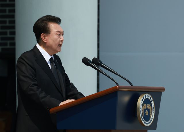 6일 서울 동작구 국립서울현충원에서 진행된 현충일 추념식에 참석한 윤석열 대통령. /사진=뉴시스