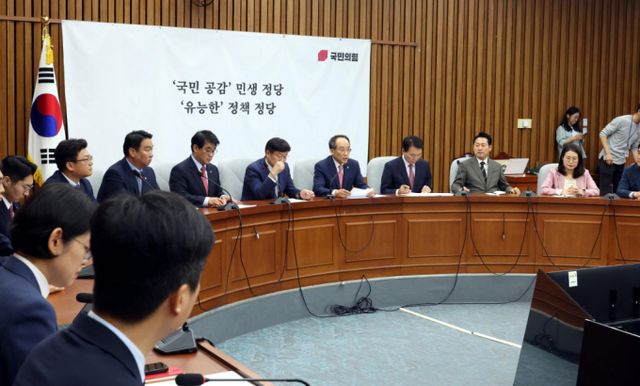 양당 원구성 협상 진척이 지지부진한 가운데 여야가 상임위원장 배정 문제를 놓고 갈등을 보이고 있다. 사진은 7일 추경호 국민의힘 원내대표가 7일 오전 서울 여의도 국회에 열린 원내대책회의에서 발언을 하고 있는 모습. /사진= 뉴시스