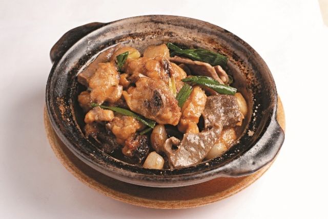 백종원의 홍콩 스트리트 푸드파이터에 나오면서 널리 알려진 홍콩식 솥밥은 한화 약 1만1000원에 만나볼 수 있다. 사진은 홍콩식 솥밥 뽀짜이판./ 사진=홍콩관광공사