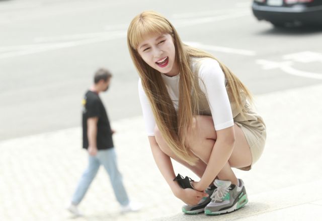 우주소녀 다영이 유튜브 채널을 열고 오는 14일 첫 정식 영상을 공개한다. 사진은 다영이 지난 2020년 서울 영등포구 여의도동 KBS 본관에서 열린 KBS Cool FM '정은지의 가요광장' 출연을 위해 나섰던 모습. /사진=뉴스1