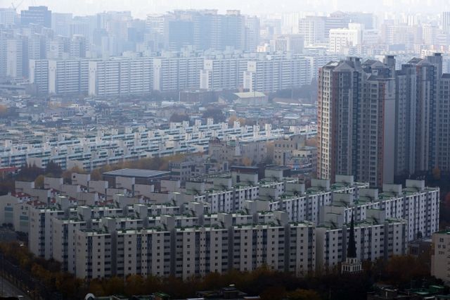 10대 건설업체가 하반기 수도권에서 1만3000가구가 넘는 새 아파트를 선보인다. 사진은 수도권의 한 아파트 밀집 지역. /사진=뉴시스