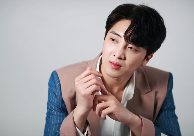 가수 이찬원이 황윤성의 정산금이 0원이라고 밝혔다. 사진은 지난 2020년 3월 인터뷰에 참석한 황윤성. /사진=머니투데이