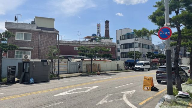 재개발은 경매보다 복잡하고 시작에서 완료까지 10년 안팎의 시간이 소요되는 장기 프로젝트이다 보니 추진위원회 설립부터 입주 청산까지 경험해 본 전문가가 적다. 사진은 서울의 한 재개발 구역으로 기사 내용과 관련 없음. /사진=김노향 기자