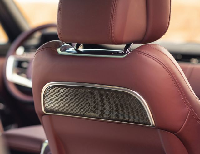 JLR이 메리디안과 협력을 강화한다. 사진은 레인지로버에 적용된 스피커 /사진=JLR코리아