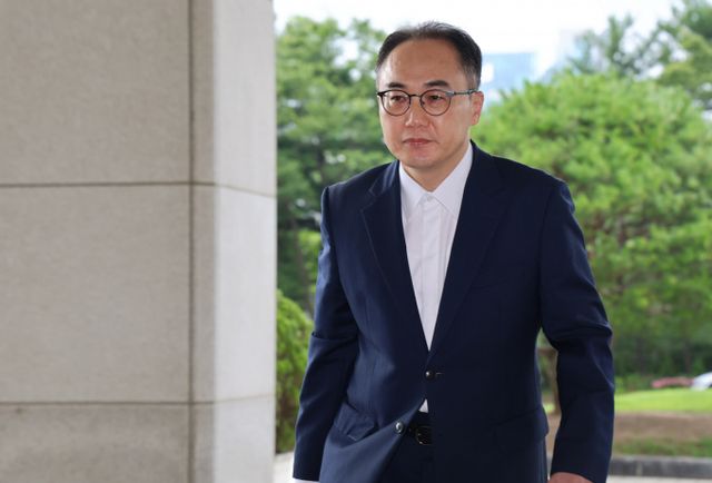 이원석 검찰총장이 더불어민주당의 검사 탄핵소추안을 지적하며 "떳떳하다면 바로 국회에서 의결하고 헌법재판소에 보냈을 것"이라고 비판했다. 사진은 이 총장이 5일 서울 서초구 대검찰청으로 출근하는 모습. /사진=뉴스1