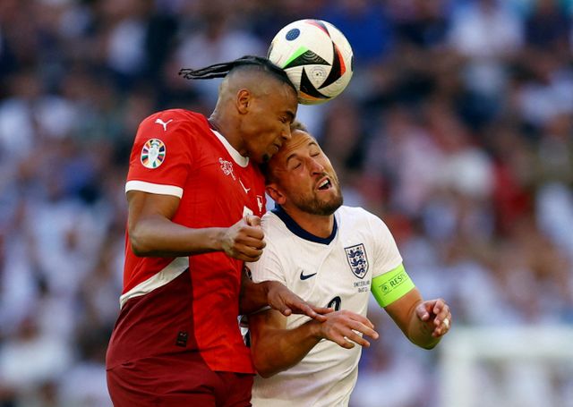 잉글랜드가 유로 2024 8강전에서 승부차기 끝에 스위스를 제압하고 준결승에 올랐다. 사진은 양 팀의 경기 모습. /사진= 로이터