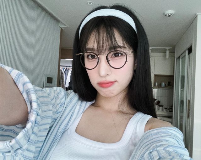 사진=율희 인스타그램