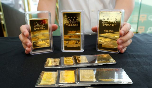 금값이 사상 최초로 온스당 2500달러를 넘어섰다. 사진은 서울 종로구 한국금거래소. /사진=뉴시스