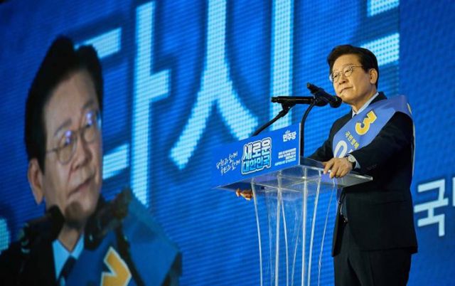 이재명 더불어민주당 당대표 후보가 지난 17일 서울 중구 장충체육관에서 열린 제1차 정기전국당원대회 서울 지역 합동연설회에서 정견 발표를 하고 있다./사진=이재명 캠프