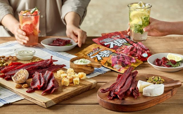 샘표가 부담스럽지 않으면서도 근사하게 분위기를 낼 수 있는 야식 메뉴를 추천했다. /사진=샘표 