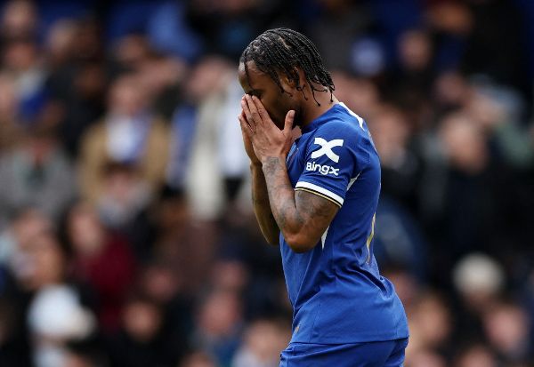 주앙 펠릭스가 첼시로 합류한다는 소식이 전해지며 라힘 스털링의 팀 내 입지가 더 줄어들 것으로 보인다. 사진은 스털링이 골 찬스를 놓치고 아쉬워하는 모습. /사진=로이터