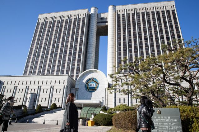 '서울대 N번방' 사건의 공범이 징역 5년을 선고받았다. 사진은 지난해 11월13일 서울 서초구 서울중앙지방법원 청사 전경. /사진=뉴스1