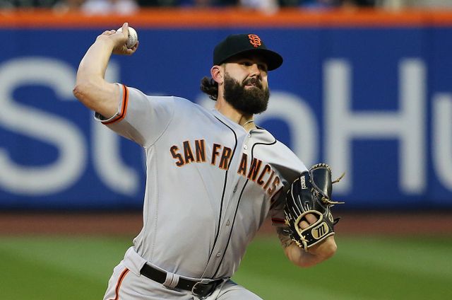 LG트윈스에서 활약하다 지난달 말 방출 당한 케이시 켈리가 메이저리그 복귀에 성공했으나 두 경기 만에 방출당했다. 사진은 지난 2018년 8월22일 미국 뉴욕에서 치러진 뉴욕 양키스와 샌프란시스코 자이언츠의 경기에 선발 등판한 케이시 캘리. /사진=로이터 