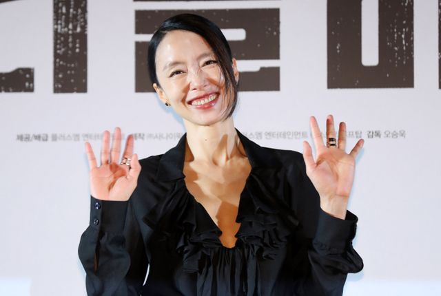 배우 전도연이 칸 입성 후 오히려 슬럼프에 빠졌던 사실을 고백했다. 사진은 지난달 9일 서울 강남구 메가박스 코엑스에서 열린 영화 '리볼버'(감독 오승욱) 제작보고회에 참석한 배우 전도연. /사진=뉴시스