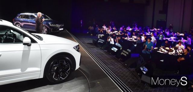 ▲ 신형 투아렉(3세대 부분변경모델) 소개하는 틸 셰어 폭스바겐그룹코리아 대표이사