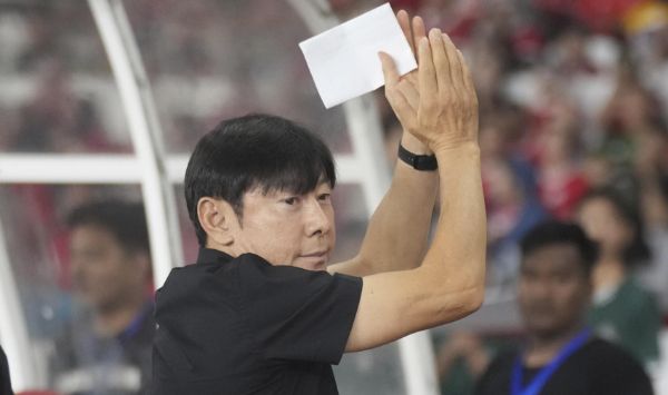 신태용 감독이 이끄는 인도네시아 축구대표팀이 10일 오후 9시(한국시각) 북중미월드컵 아시아 3차 예선 2차전 호주와 경기에서 승리에 도전한다. 사진은 지난 6월 북중미월드컵 2차 예선 필리핀과의 경기 후 신 감독의 모습. /사진=뉴시스