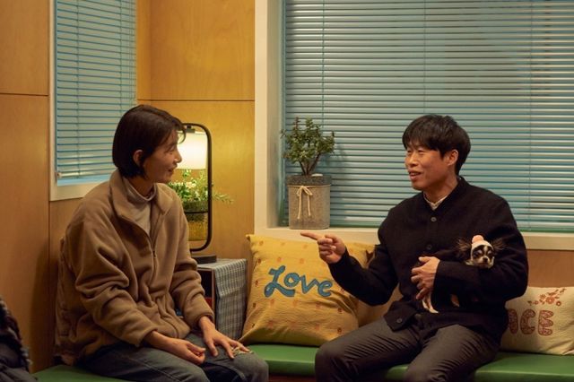 추석연휴 첫날 보기 좋은 영화로 도그데이즈를 추천한다. /사진=영화 도그데이즈 스틸컷