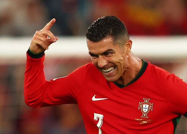 축구 스타 크리스티아누 호날두가 인스타그램, 페이스북, X(구 트위터), 유튜브 등 SNS를 합쳐 팔로워 10억명을 돌파했다. 사진은 지난 9월(현지시각) 골을 넣고 기뻐하는 호날두. /사진=로이터