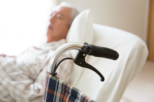 부산의 60대 경비원이 입주민 간 다툼을 말리는 과정에서 20대 주민에게 폭행당해 뇌사 판정을 받았다. 사진은 기사와 직접적인 관련이 없음. /사진=이미지투데이