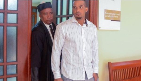 한때 미국 프로야구 초대형 유망주로 꼽힌 완더 프랑코가 미성년자 성적 학대 혐의로 재판을 받는다. 사진은 최근 도미니카 공화국으로 돌아간 프랑코의 모습. /사진='엑스'(X·옛 트위터) 캡처