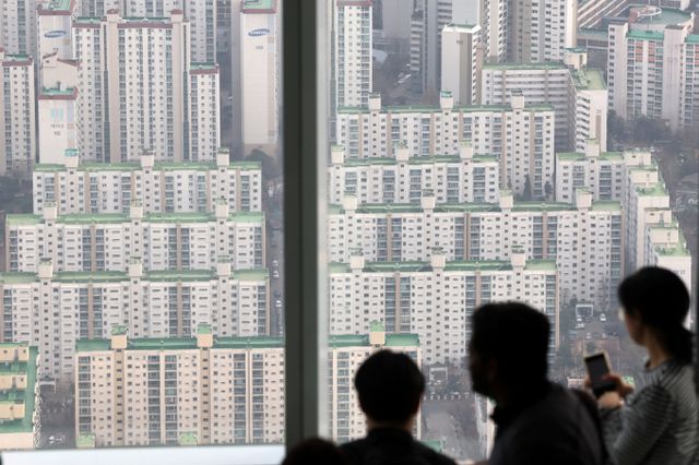 9월 첫째주 서울 아파트 매매·전세가격이 모두 오른 것으로 조사됐다. 사진슨 서울시내 한 아파트 밀집 지역. /사진=뉴시스