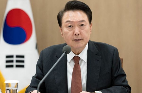 윤석열 대통령이 서울 한남동 대통령 관저 앞에 모인 지지자들을 향해 "여러분과 함께 이 나라를 지키기 위해 끝까지 싸울 것"이라고 밝혔다. 사진은 윤석열 대통령의 모습. /사진=뉴스1