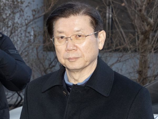 박종준 대통령경호처장이 사의를 표명했다. 사진은 윤석열 대통령에 대한 체포영장 집행을 방해한 혐의(특수공무집행방해)로 입건된 박종준 대통령 경호처장이 10일 오전 서울 서대문구 국가수사본부로 출석하는 모습. /사진=뉴스1