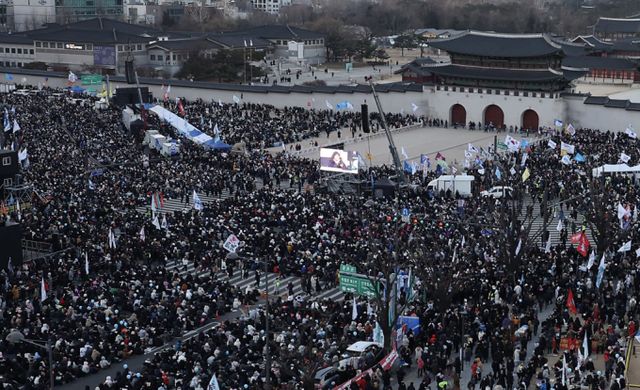 주말에 서울 도심 광화문 일대와 용산 한남동에서 대규모 집회가 열려 교통 혼잡이 예상된다. /사진=뉴시스