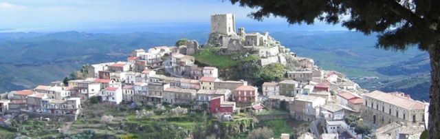 이탈리아의 작은 마을에서 응급 의료 지원이 필요한 질병에 걸리는 것을 금지하는 법령이 발표됐다. 사진은 마을의 전경. /사진=사진=Comune di Belcastro 페이스북 갈무리