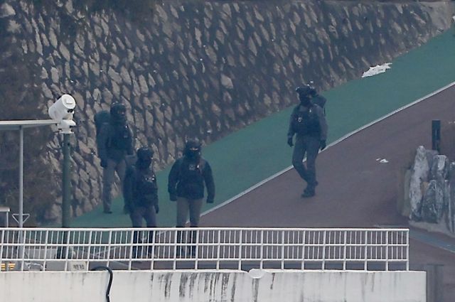 대통령 경호처가 경호차장 사퇴를 요구한 간부 대기발령 조치 관련 언론 보도를 반박했다. 사진은 13일 서울 용산구 한남동 대통령 관저 대통령경호처 요원들의 모습. /사진=뉴스1