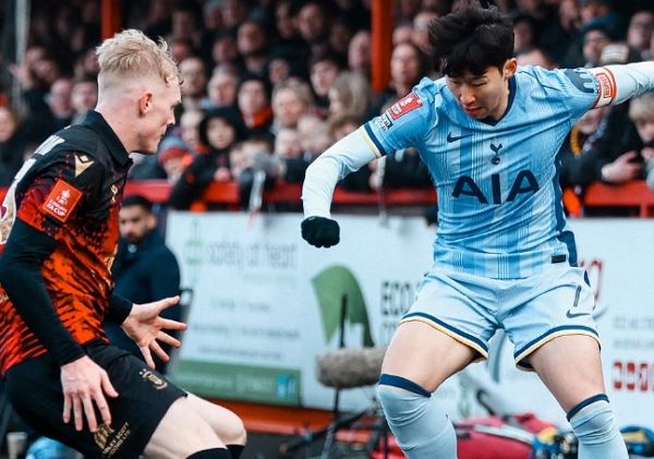 토트넘 홋스퍼가 세미 프로인 5부리그 탬워스를 상대로 연장 접전 끝 3-0으로 이겼다. 사진은 연장전에 투입된 손흥민의 모습. /사진=토트넘 홋스퍼 인스타그램 캡처