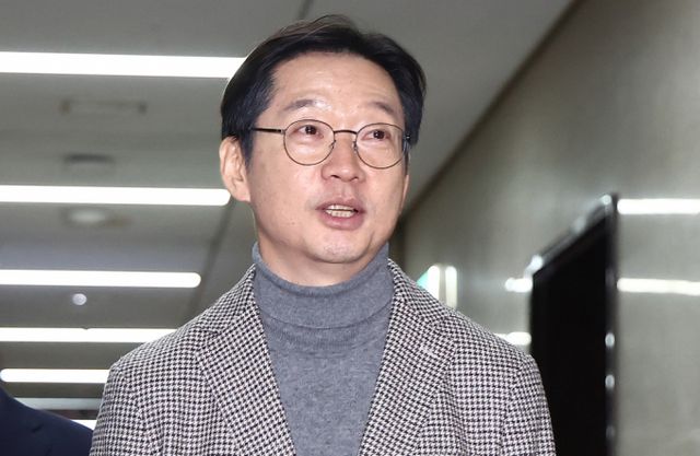 김경수 전 경남도지사가 31일로 정하는 것이 바람직하다는 의견을 냈다. 사진은 지난달 국회서 이재명 더불어민주당 대표 접견하는 모습. /사진=뉴스1