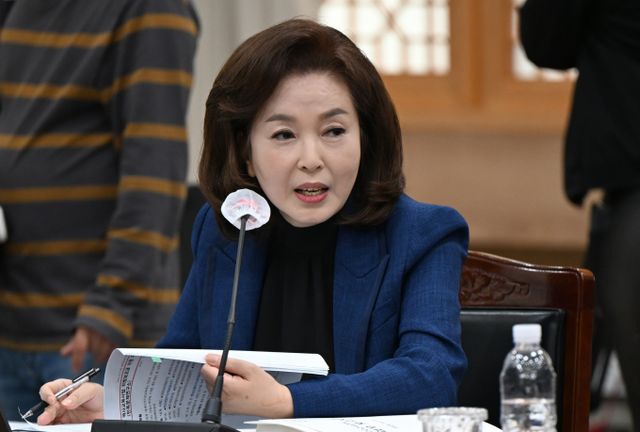 서민민생대책위원회가 지난 12일 김민전 국민의힘 의원을 명예훼손, 직권남용 등 혐의로 서울남부지검에 고발했다. 사진은 김 의원이 지난해 10월17일 광주 서구 광주시교육청에서 열린 교육위원회 국정감사에서 이정선 광주시교육감에게 질의하는 모습. /사진=뉴시스