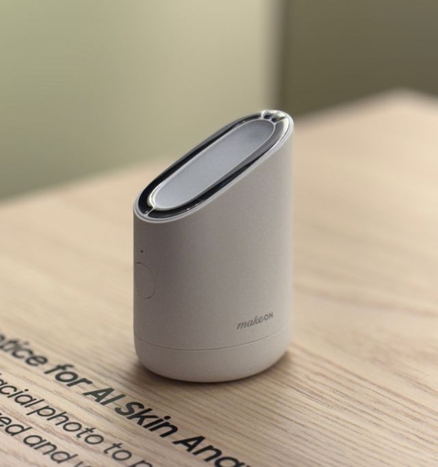 아모레퍼시픽의 뷰티 디바이스 브랜드 메이크온의 신제품 '스킨 라이트 테라피 3S'. /사진=아모레퍼시픽
