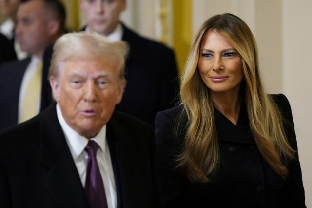 일주일 뒤 정식 출범하는 2기 트럼프 행정부의 퍼스트레이디인 멜라니아 트럼프가 "나는 백악관에 있을 것"이라고 밝혔다. 사진은 도널드 트럼프와 멜라니아 트럼프의 모습./사진=로이터
