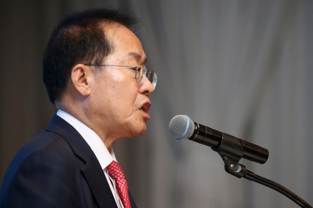 홍준표 대구시장이 현직 대통령에 대한 체포영장을 집행한 고위공직자범죄수사처와 경찰을 비판했다. 사진은 지난 10일 대구 수성구 그랜드호텔에서 열린 행사에 참석한 홍준표 대구시장의 모습. /사진=뉴스1