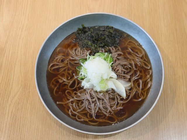 소바의 본고장 일본에서는 겨울이 소바의 제철로 불린다. 사진은 소쿠리소바의 냉모밀. /사진=다이어리알