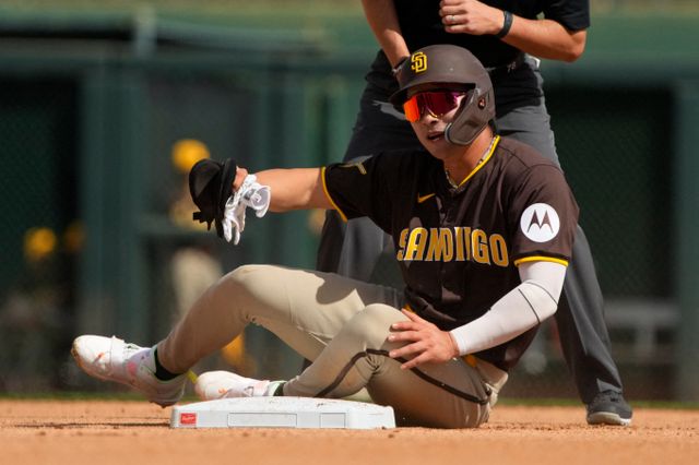새 팀을 찾지 못한 김하성이 부상 재활 등으로 5월 복귀가 예상된다. 사진은 2024시즌 샌디에이고 파드리스에서 활약한 김하성의 모습. /사진=로이터