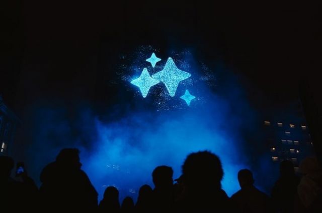 삼성전자가 영국 런던 쇼디치 지역에서 100피트 상공에 대형 홀로그램 쇼케이스를 선보였다. 사진은 15일(현지시간) 영국 런던 쇼디치에서 진행한 '갤럭시 언팩 2025' 홀로그램 옥외광고. /사진=삼성전자 제공 