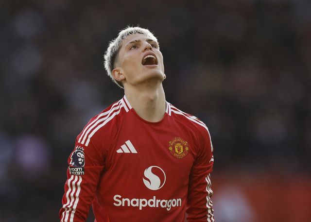 흐비차 크바라츠핼리아의 대체자를 찾는 나폴리가 맨체스터 유나이티드의 공격수 알렉한드로 가르나초 영입에 도전했다 퇴짜를 맞았다. 사진은 2024시즌 맨체스터 유나이티드에서 활약 중인 알렉한드로 가르나초의 모습. /사진=로이터