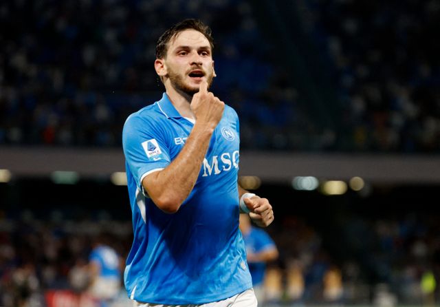 황인범과 김민재의 동료였던 흐비차 크바라츠핼리아가 이강인의 소속팀 파리생제르망 이적을 앞두고 있다. 사진은 이탈리아 세리에A SSC나폴리에서 활약한 흐비차 크바라츠핼리아의 모습. /사진=로이터