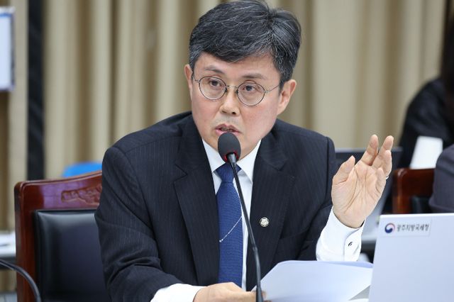 안도걸 더불어민주당(광주 동구남구을) 의원이 산업위기선제대응지역을 위기지역에 포함하고 투자세액공제율을 올리는 조세특례제한법 일부개정법률안을 지난 15일 대표발의했다. 사진은 안 의원의 모습. /사진=뉴스1