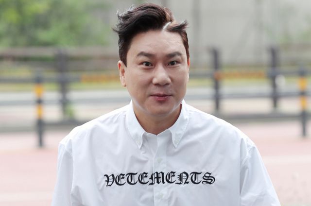이상민이 10년 째 공황장애를 겪고 있다고 밝혔다. 사진은 경기 고양시 일산동구 장항동 빛마루방송지원센터에서 진행된 E채널 '탑골 랩소디 : K-POP도 통역이 되나요?' 녹화에 참석한 가수 이상민. /사진=머니투데이