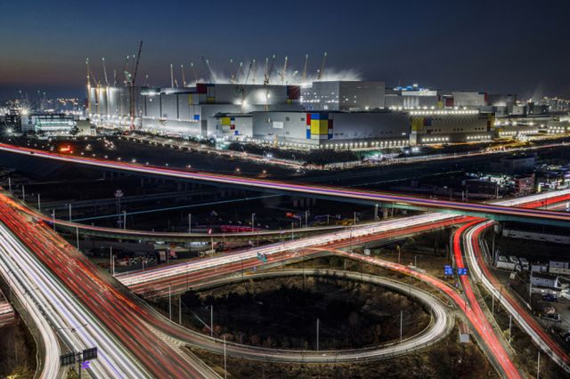 주요 기업 수장들이 올해 산업의 화두로 AI를 강조했다. 사진은 세계 최대 규모의 반도체 생산 단지인 평택 캠퍼스 전경. /사진=머니투데이