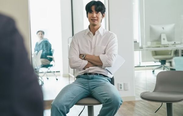 '폭락' 현해리 감독이 배우 고 송재림과의 촬영 에피소드를 공개했다. 사진은 송재림이 영화 '폭락'에서 열연하는 모습. /사진=영화 '폭락' 스틸