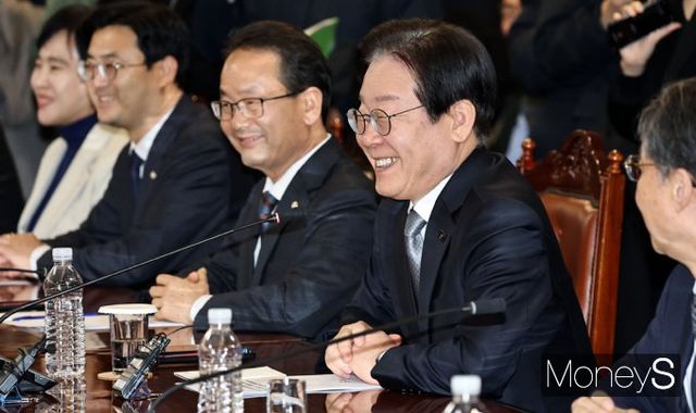 이재명 더불어민주당 대표가 20일 오후 서울 중구 은행연합회관에서 열린 '민생경제 회복을 위한 더불어민주당-은행권 현장간담회'에서 모두발언하고 있다./사진=임한별 기