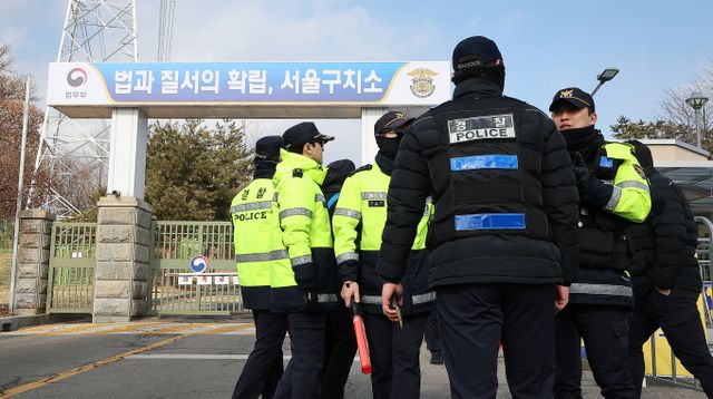 고위공직자범죄수사처(공수처)가 출석을 거부한 윤석열 대통령을 조사하기 위해 서울구치소를 찾았다. 사진은 지난 19일 경기 의왕시 서울구치소의 모습. /사진=뉴스1