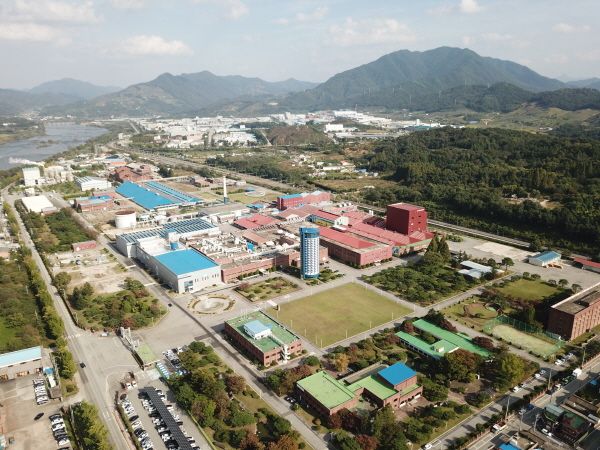 코스모신소재 충주 공장 전경. / 사진=코스모신소재